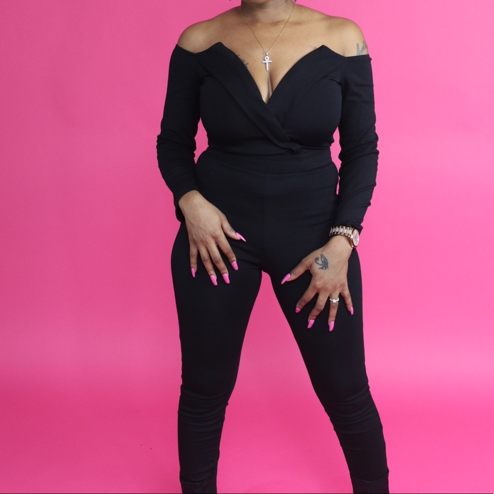 Black off shoulders jumpsuit